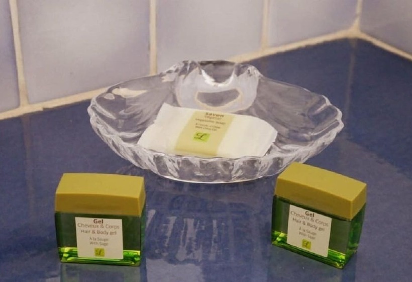 Отель Le Mas Des Collines