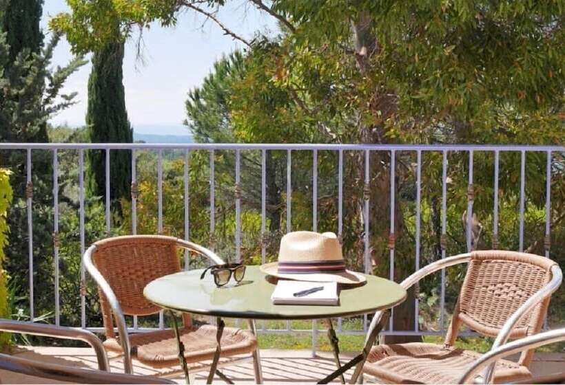 Отель Le Mas Des Collines