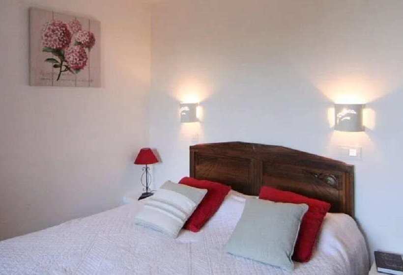 Отель Le Mas Des Collines