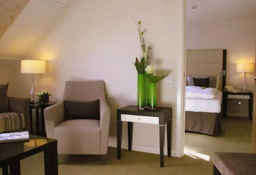 Hotel Number Four At Stow