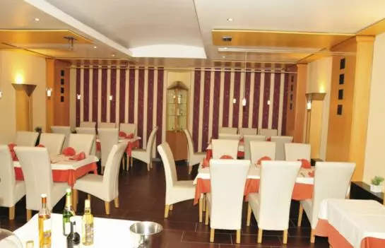 هتل Ristorante Kurtz