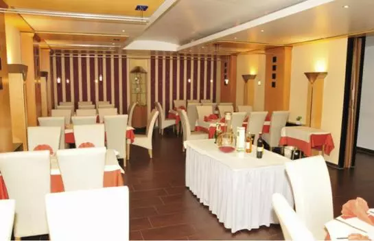 هتل Ristorante Kurtz