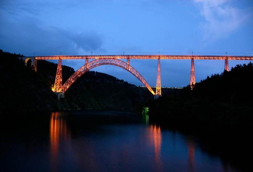 فندق The Originals Access, Hôtel Saintflour