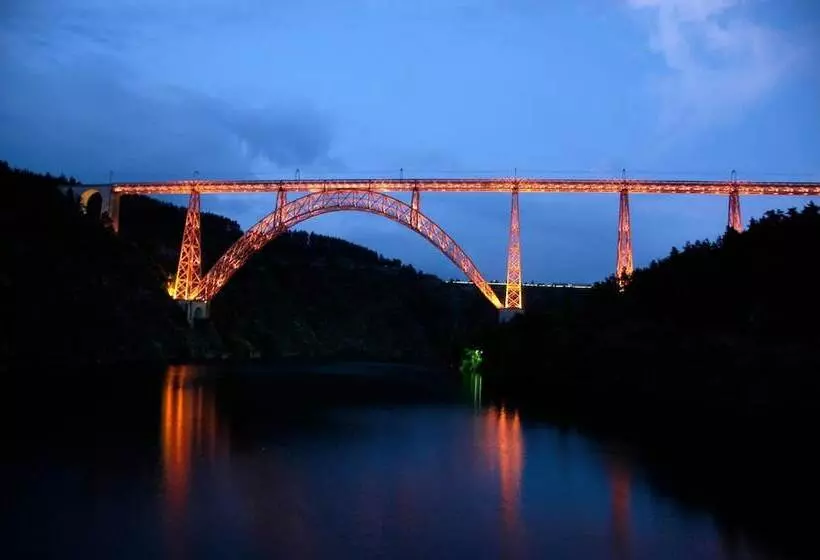 هتل The Originals Access, Hôtel Saintflour