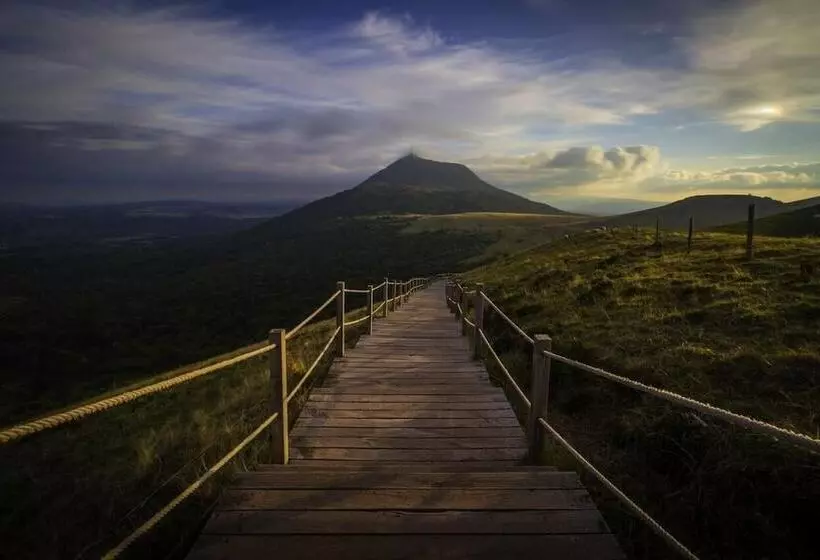 هتل The Originals Access, Hôtel Saintflour