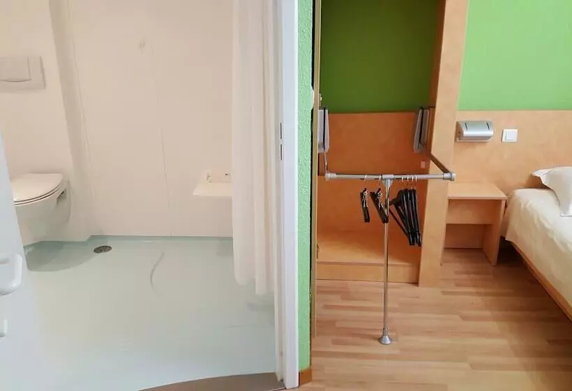 هتل The Originals Access, Hôtel Saintflour