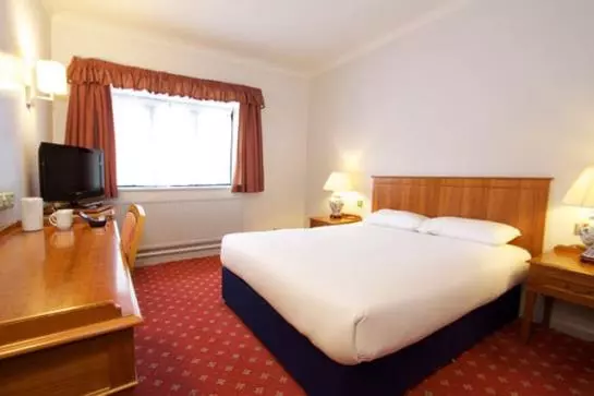 Отель Travelodge Northampton Round Spinney