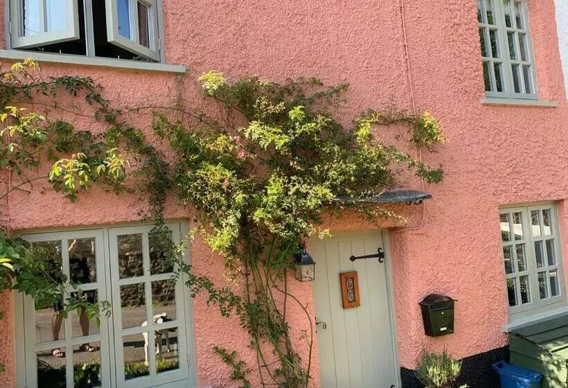 Sausage Cottage In Oakford Village 4 Bed Garden Local Pub