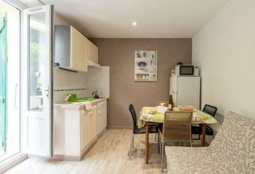 Appartement Avec Terrasse Proche De La Plage