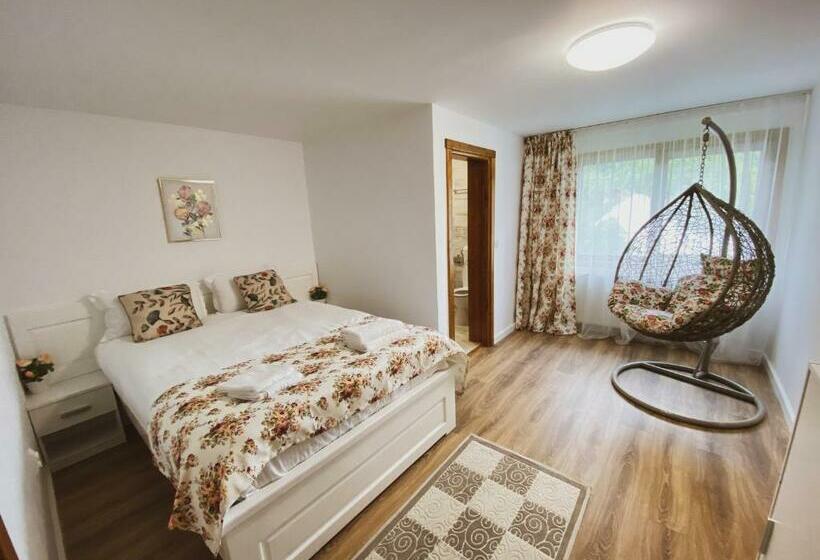 פנסיון Casa Cu Vitralii