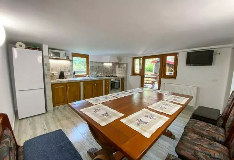 Majatalo Casa Cu Vitralii