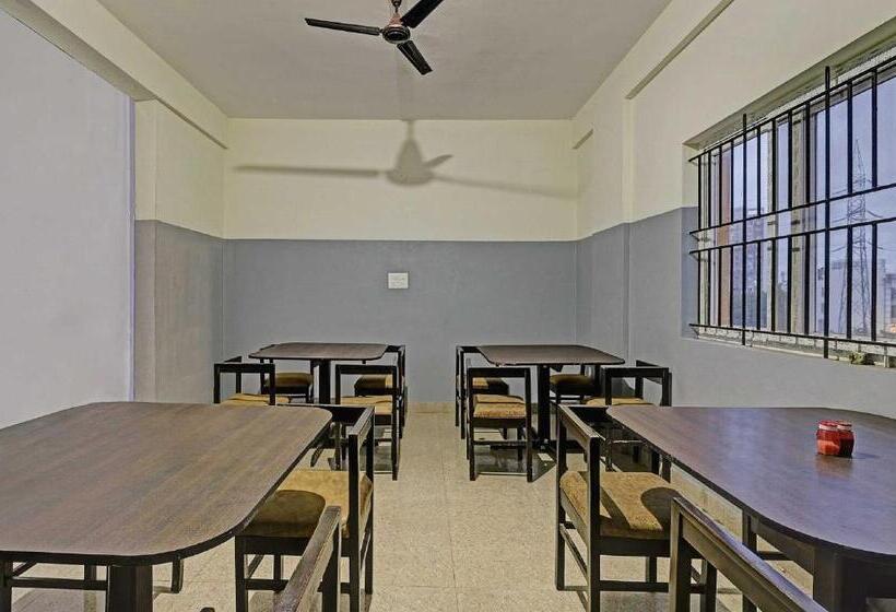 호텔 Collection O Sri Sapthagiri Near Phoenix Marketcity