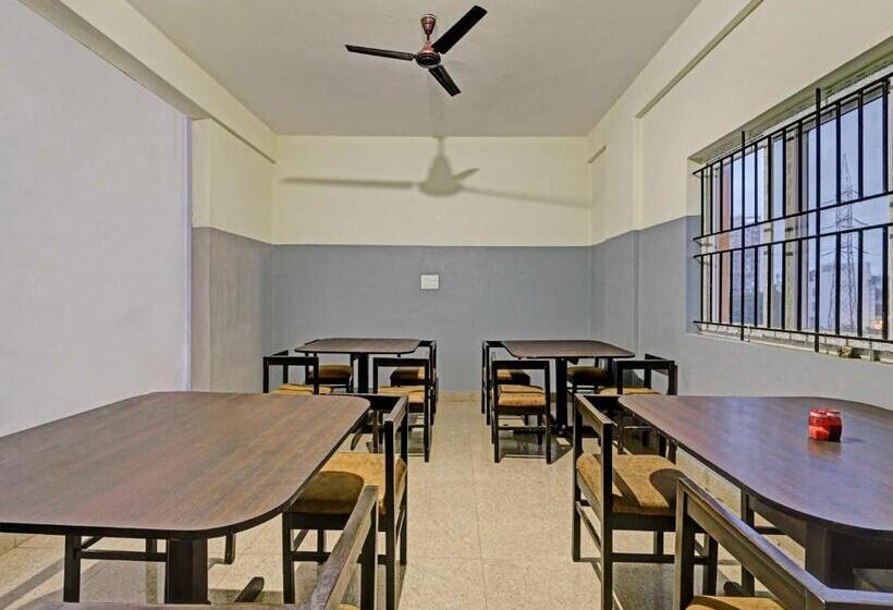 호텔 Collection O Sri Sapthagiri Near Phoenix Marketcity