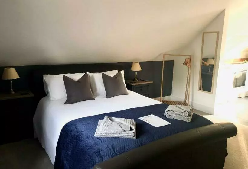 Oakworth Lodge   New Self Contained Studio