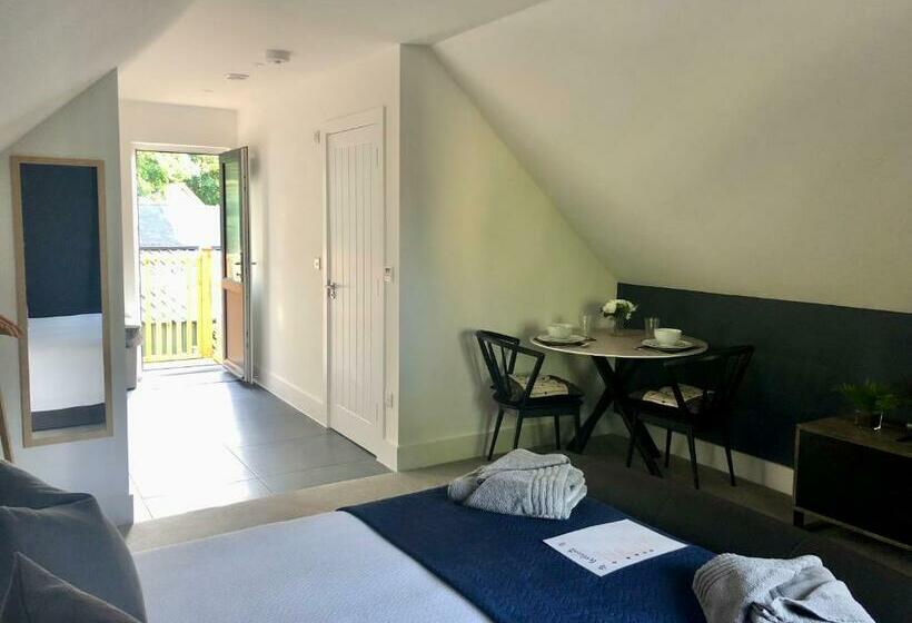 Oakworth Lodge   New Self Contained Studio