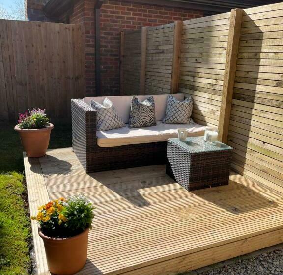 Oakworth Lodge   New Self Contained Studio