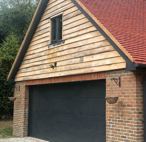 Oakworth Lodge   New Self Contained Studio