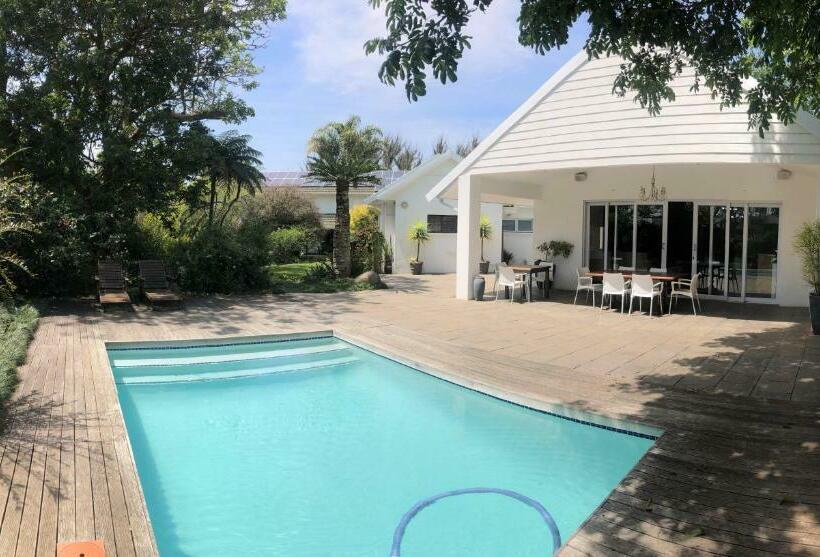 بنسيون Bunkers Inn Guesthouse