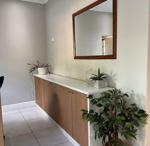 بنسيون Bunkers Inn Guesthouse