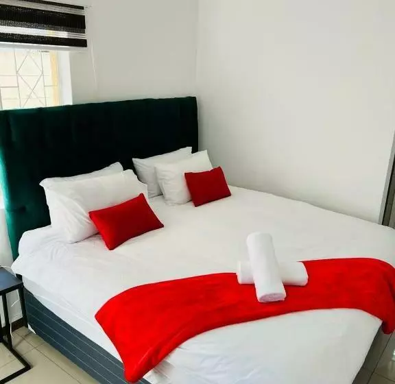 Safi Neat & Cozy Suite