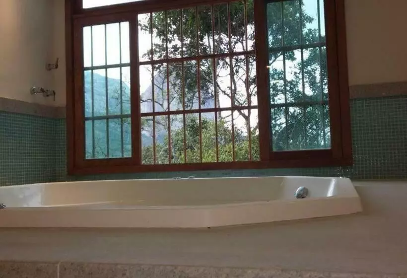 Vista Para Pedra Azul E Tv De 85