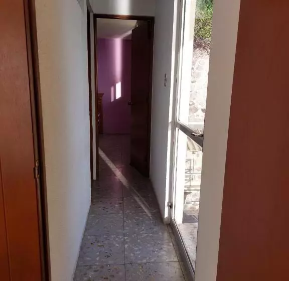 Bella Casa A La Orilla Del Lago & Estacionamiento