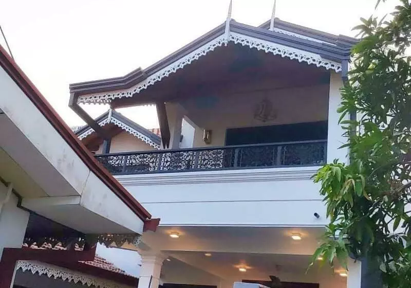 ペンション Lithuki Villa
