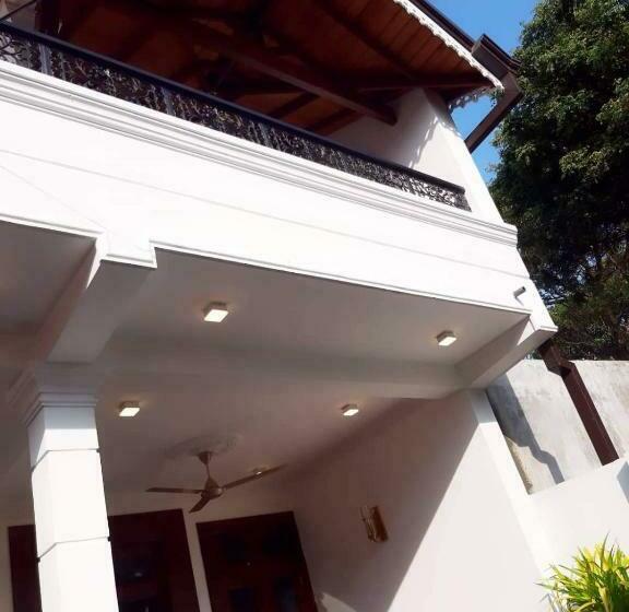 بنسيون Lithuki Villa