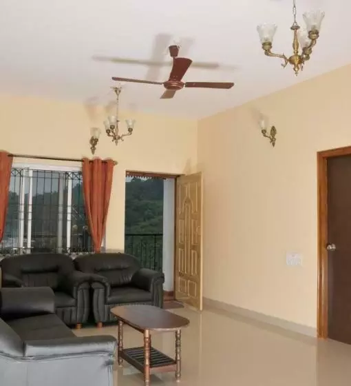 Templevue 3bhk Family Homestay With Kitchen Ott Balcony With Beautiful Mountain View