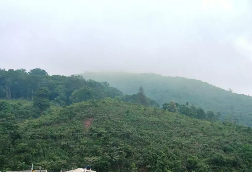 Templevue 3bhk Family Homestay With Kitchen Ott Balcony With Beautiful Mountain View