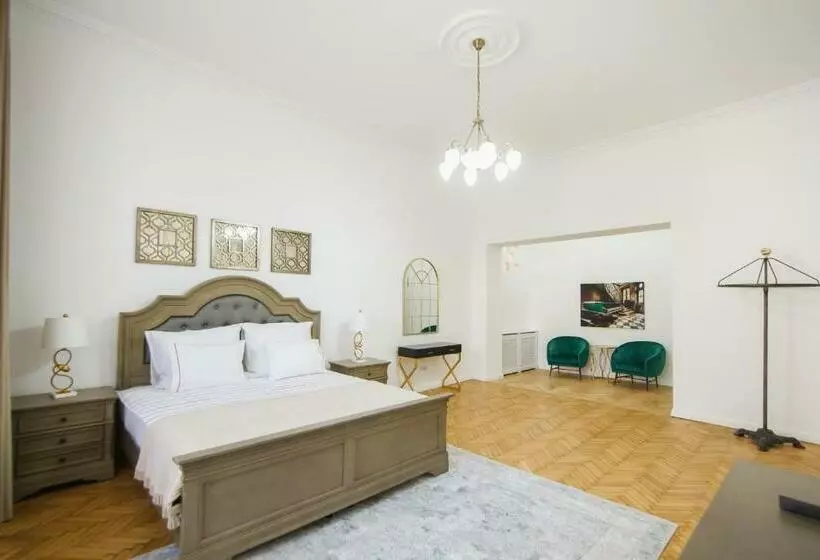 Unique Experience At Rimanóczy Palace Oradea