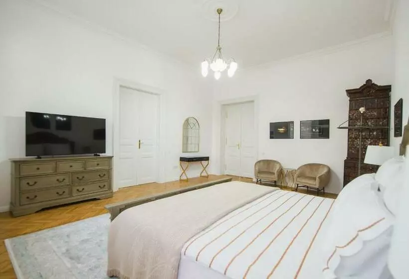 Unique Experience At Rimanóczy Palace Oradea