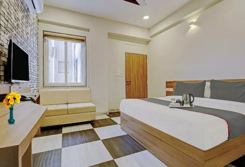 ホテル Townhouse 1091  Convivial Ark