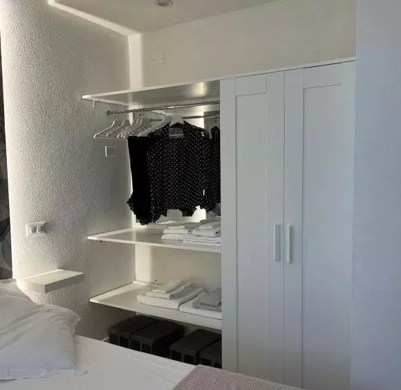 V&c Home Rental Specialist Appartamenti Fronte Lago Maggiore