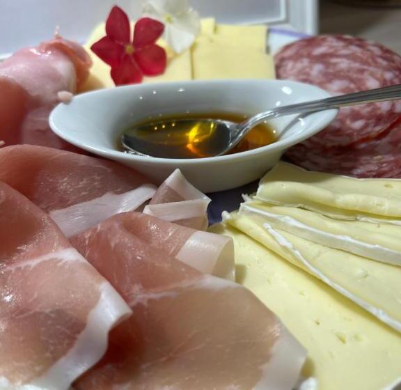 V&c Home Rental Specialist Appartamenti Fronte Lago Maggiore