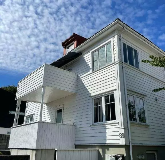 پانسیون Cozy Apartment 750m From Stavanger Forum