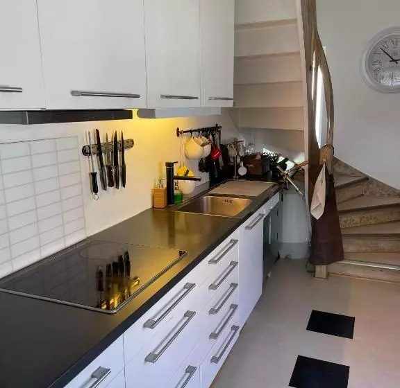 پانسیون Cozy Apartment 750m From Stavanger Forum