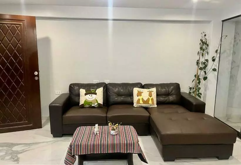 Slaviero Home Ii, Cuzco, Perú