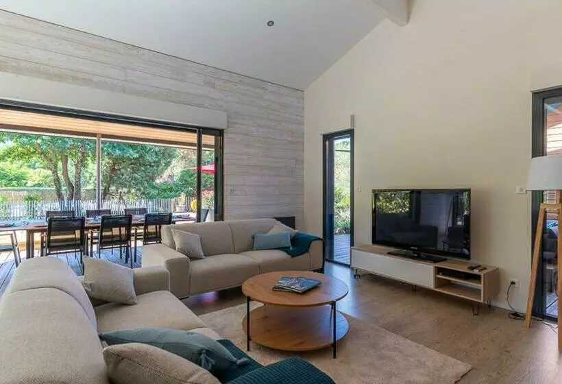 Villa Familiale 10 Pers. à Biscarrosse Avec Piscine Chauffée, Près Du Lac Et Des Pistes Cyclables