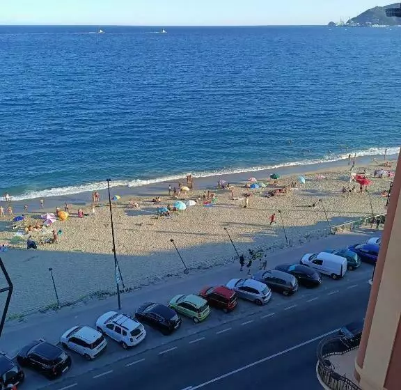 Casa Di Noemi   Seafront With Parking