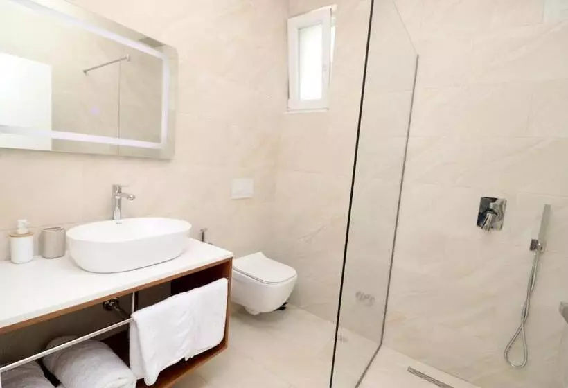 پانسیون Vila Elarad