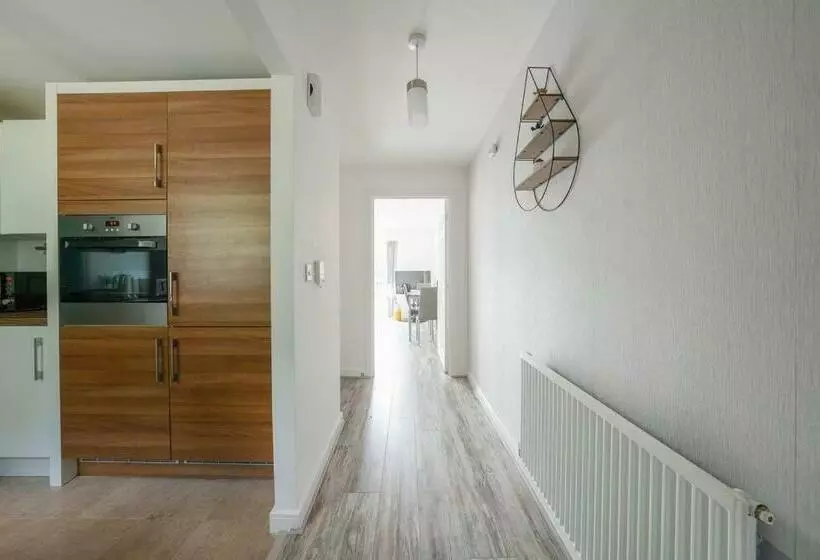 Stylish 2 Bed Home   For Company Contractor And Leisure Stays   Nec, Airport, Hs2, Contractors, Reso