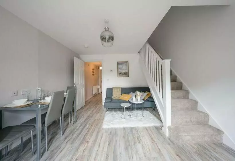 Stylish 2 Bed Home   For Company Contractor And Leisure Stays   Nec, Airport, Hs2, Contractors, Reso