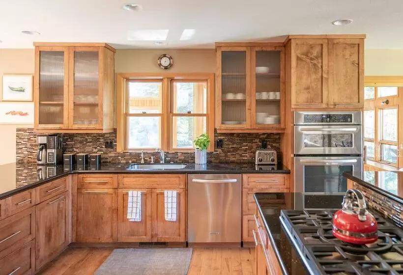Sunriver By Avantstay Cozy Mountain Home W Indoor Pool And Hot Tub