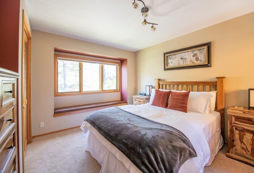 Sunriver By Avantstay Cozy Mountain Home W Indoor Pool And Hot Tub