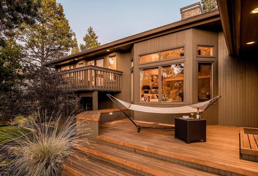 Sunriver By Avantstay Cozy Mountain Home W Indoor Pool And Hot Tub