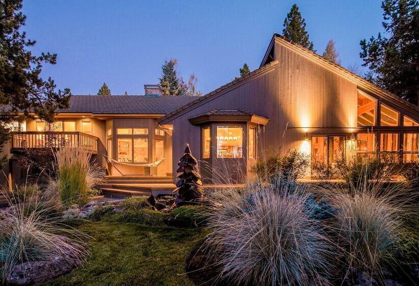 Sunriver By Avantstay Cozy Mountain Home W Indoor Pool And Hot Tub