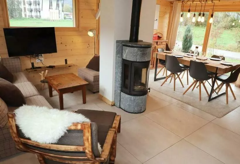 Chalet Rénové Spacieux Près Des Commerces, à 200m Du Village Et Du Lac, Navette Ski Bus Gratuite   F