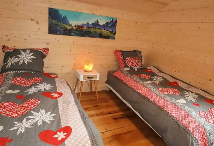 Chalet Rénové Spacieux Près Des Commerces, à 200m Du Village Et Du Lac, Navette Ski Bus Gratuite   F