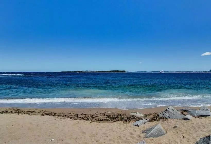 Oceana Suites The Point